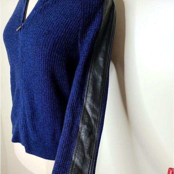 St. John | 🎉HP🎉 Cobalt Blue Wool & Leather Sweater - Picture 2 of 7